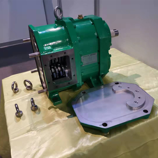 雙軸剪切機(jī)實(shí)物圖（上圖）